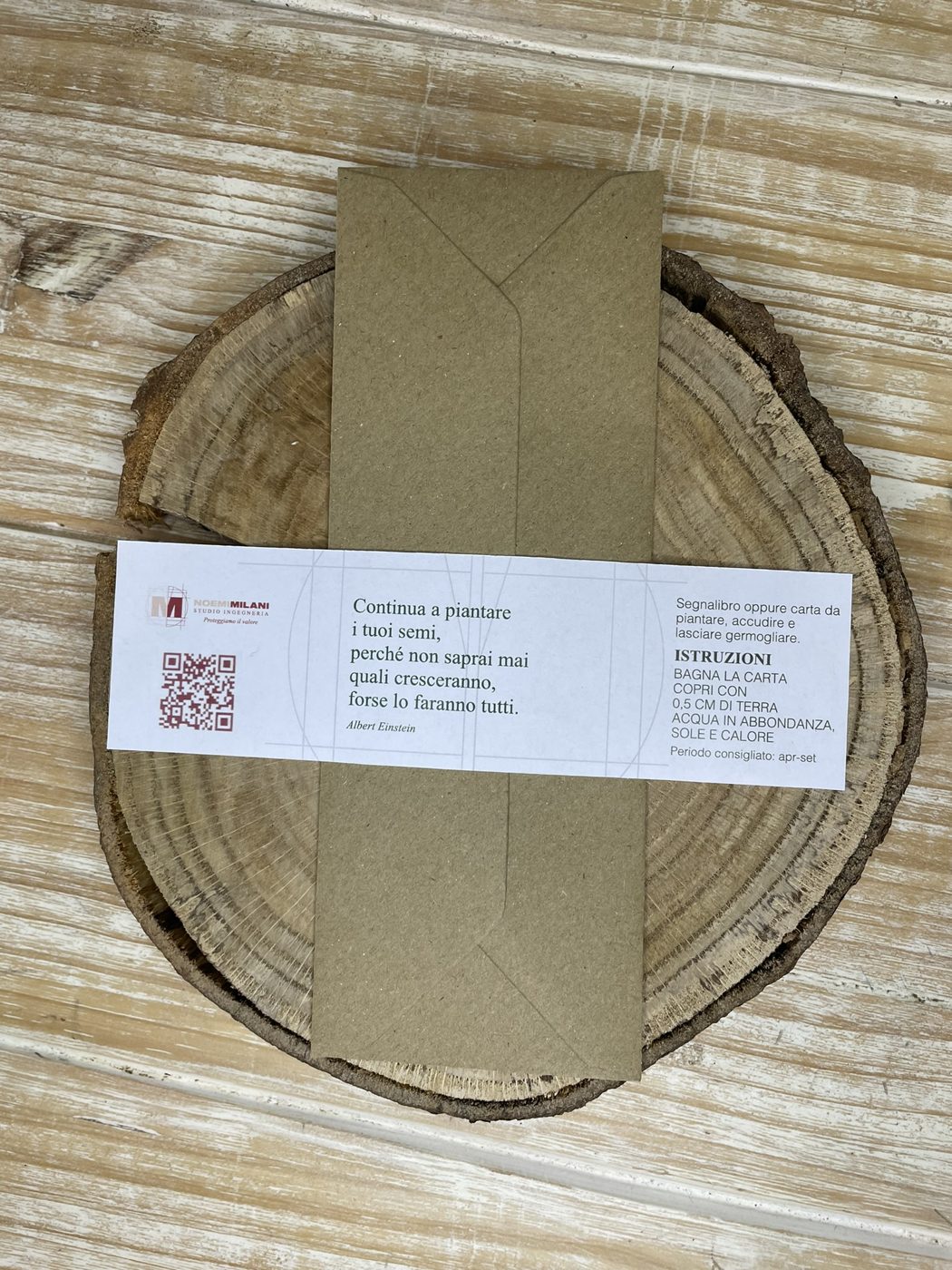 Busta con fascetta personalizzata per un regalo aziendale piantabile